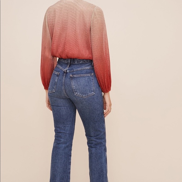 ASTR the Label OMBRE PLEATED SURPLICE TOP - Picture 5 of 8